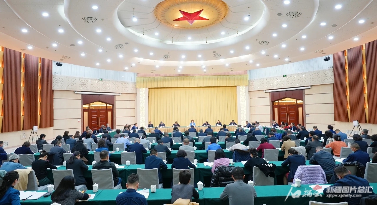 新疆各级人大广泛开展宪法宣传周活