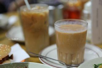 茶餐厅镇店之宝 港式奶茶背后的香港精神