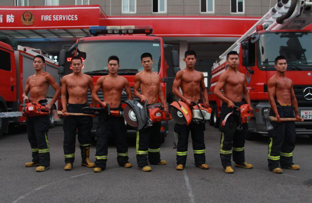 宁波消防官兵拍&ldquo;性感写真&rdquo; 记录老兵的最后警营时光