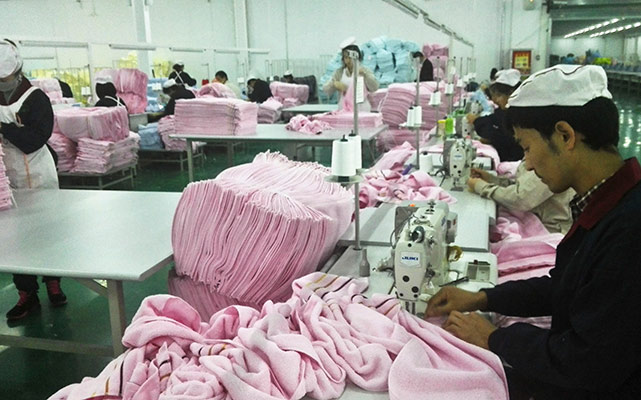 让少数民族农牧民成为现代化产业工人&mdash;江洁丽雅集团用产业帮扶促民生发展民族团结